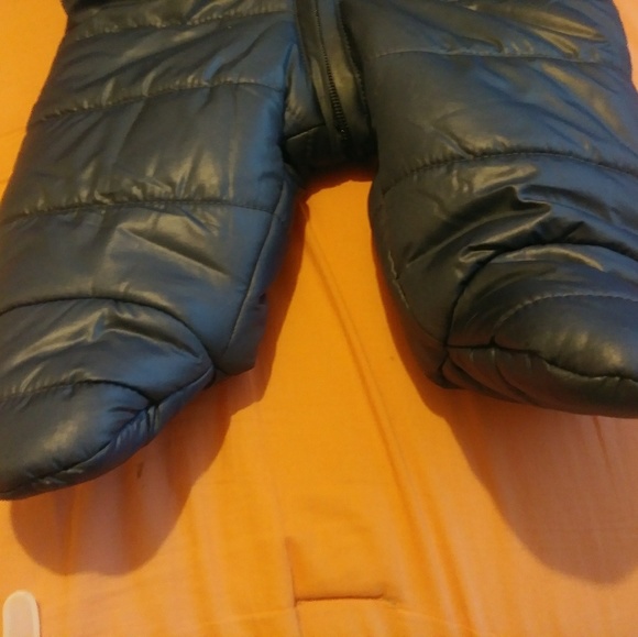 Kids Old Navy Snowsuit - Picture 4 of 8